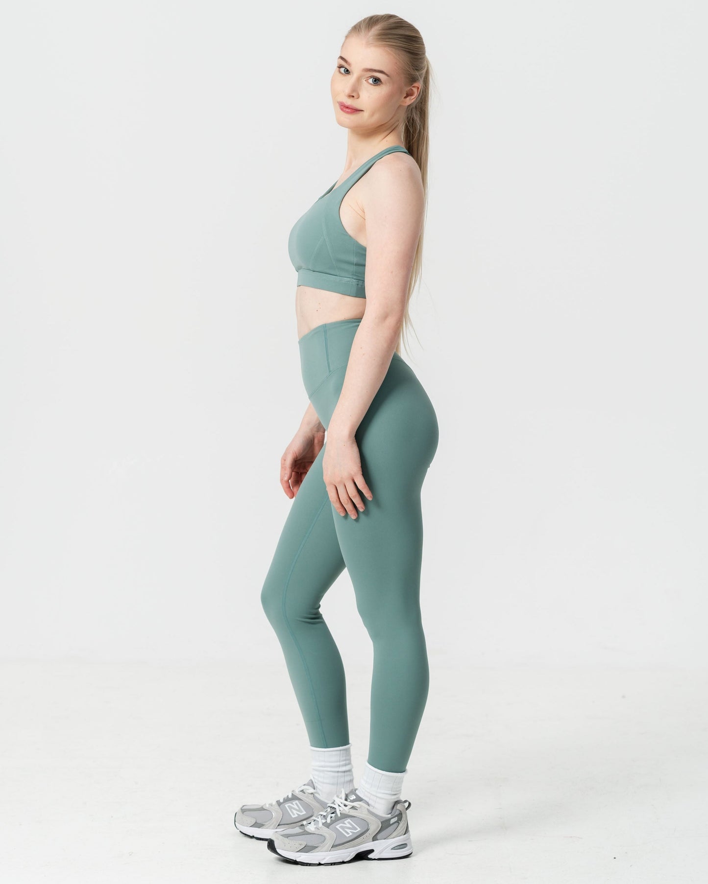 Active Leggings in Aqua Mist