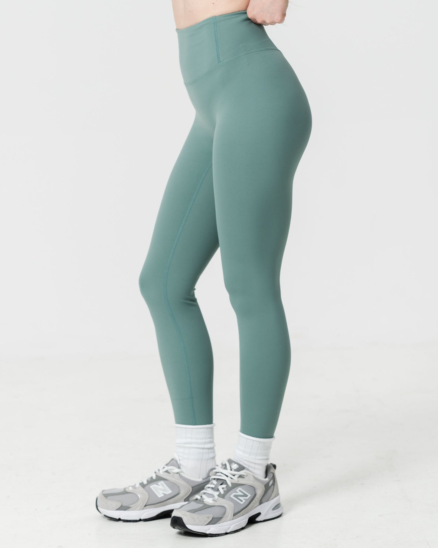Active Leggings in Aqua Mist