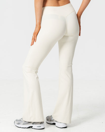 Nova Flared Leggings in Vanilla Dust