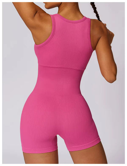 Short Yoga Suit in Vibrant Pink